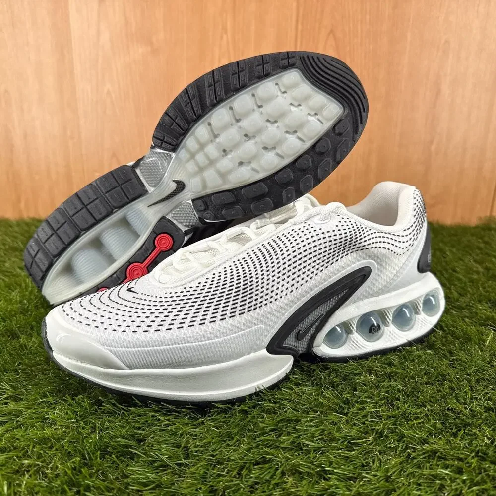 Nike Men's White Black Athletic Running Shoes
